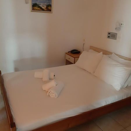 Alexander House Hotel Agia Pelagia  Exterior photo
