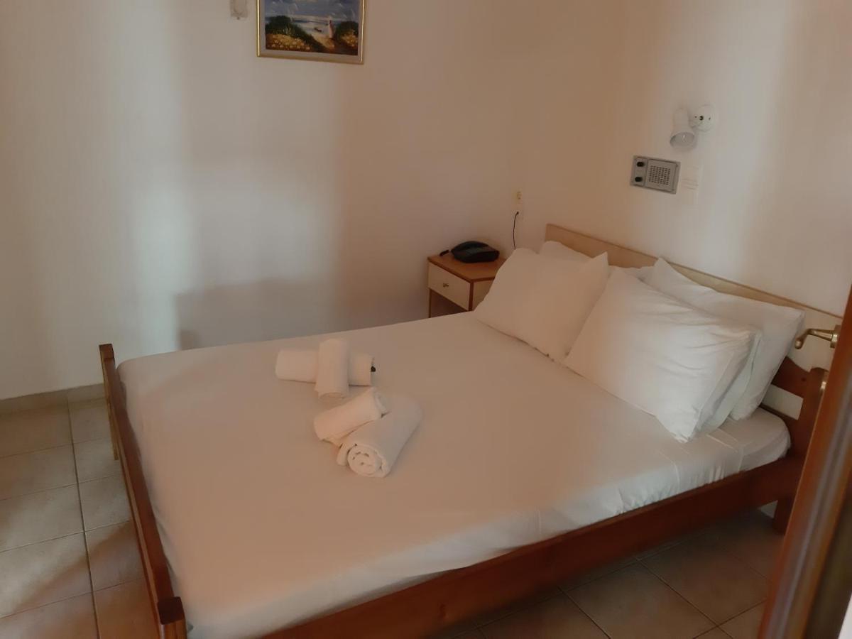 Alexander House Hotel Agia Pelagia  Exterior photo