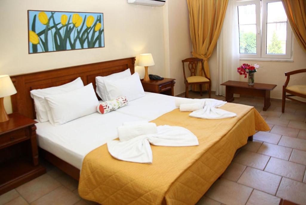 Alexander House Hotel Agia Pelagia  Exterior photo