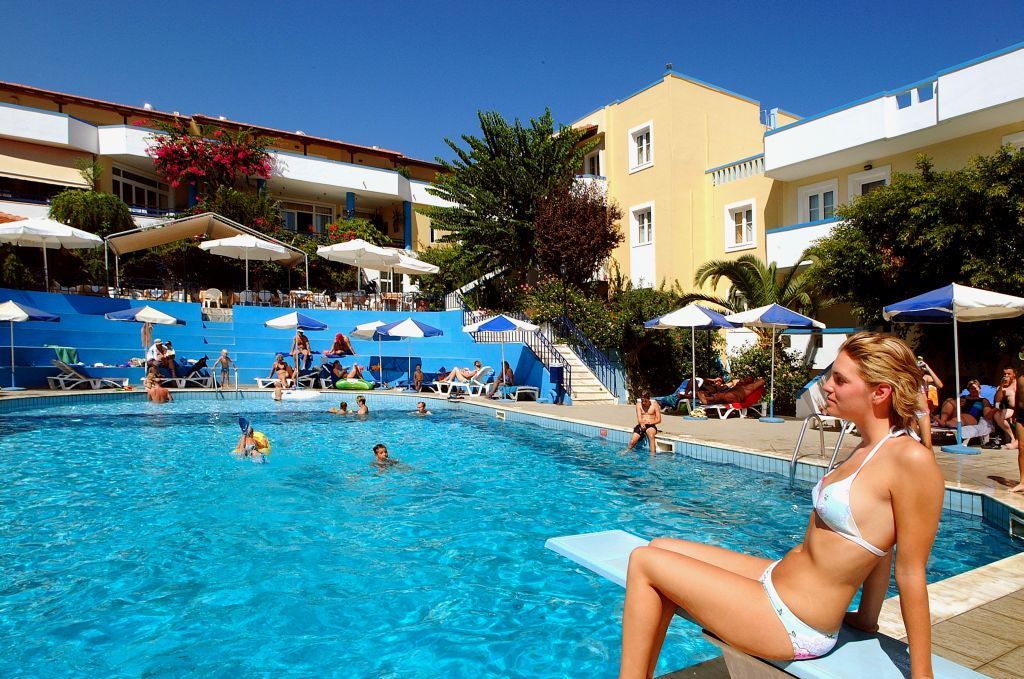 Alexander House Hotel Agia Pelagia  Exterior photo