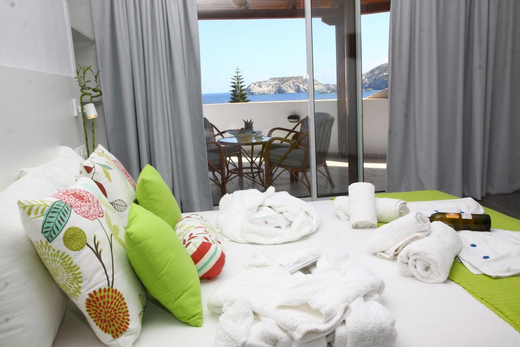 Alexander House Hotel Agia Pelagia  Exterior photo