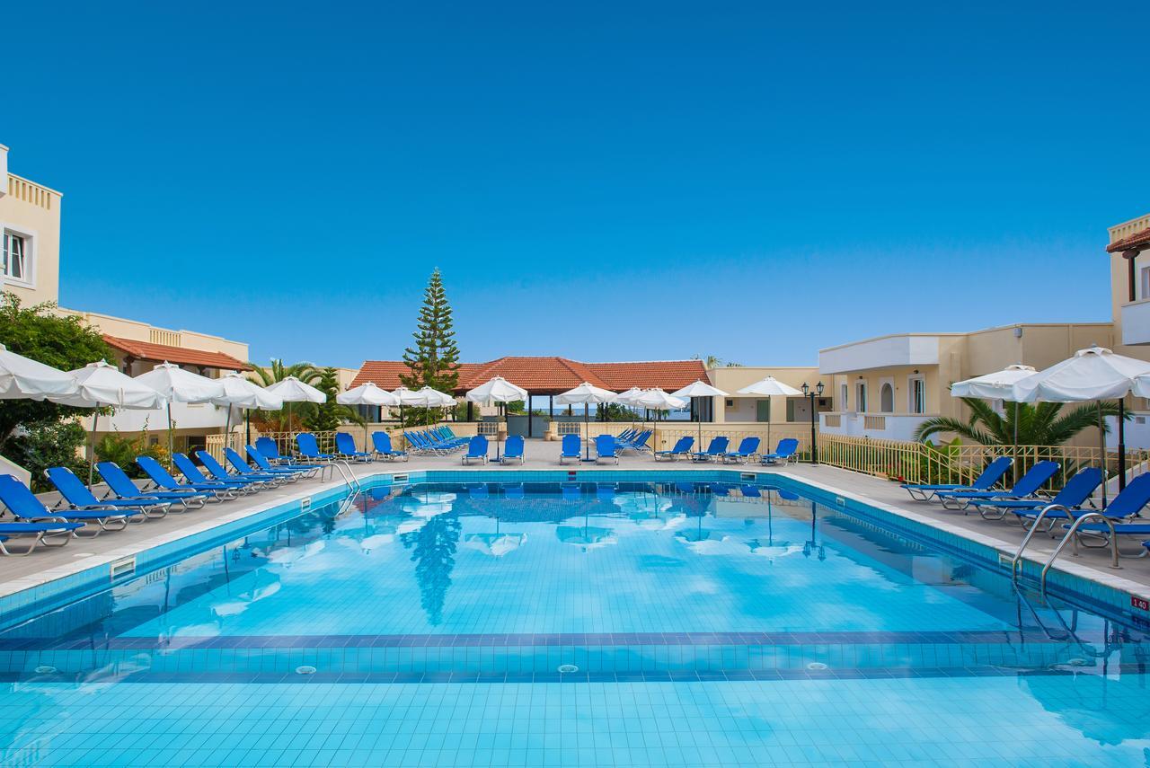 Alexander House Hotel Agia Pelagia  Exterior photo